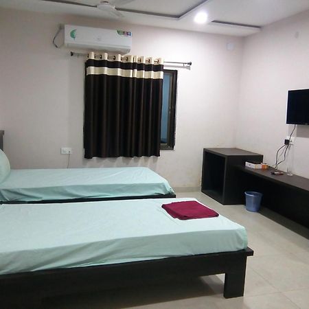 Hotel Indraprasth Balangir Экстерьер фото