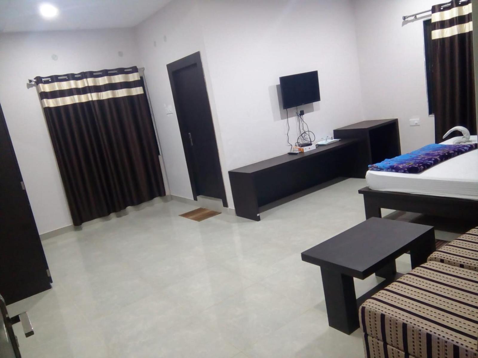 Hotel Indraprasth Balangir Экстерьер фото