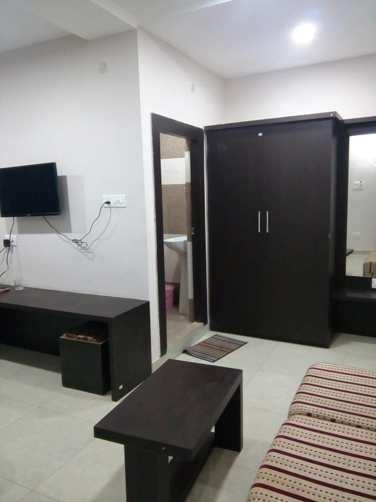 Hotel Indraprasth Balangir Экстерьер фото
