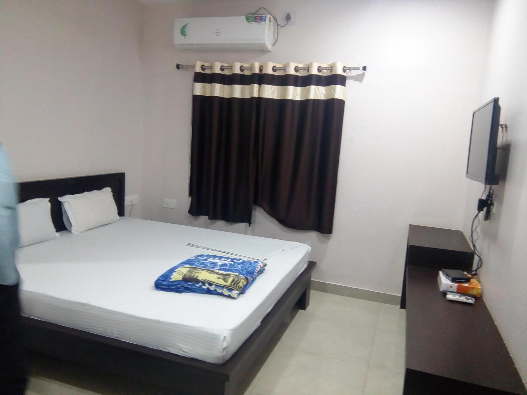 Hotel Indraprasth Balangir Экстерьер фото