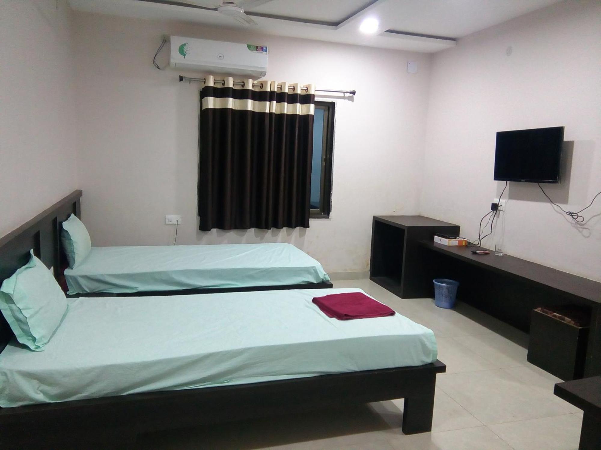 Hotel Indraprasth Balangir Экстерьер фото