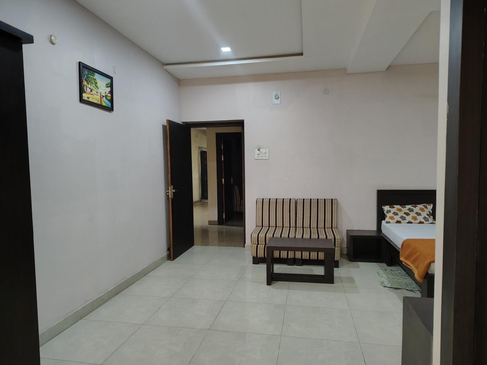 Hotel Indraprasth Balangir Экстерьер фото