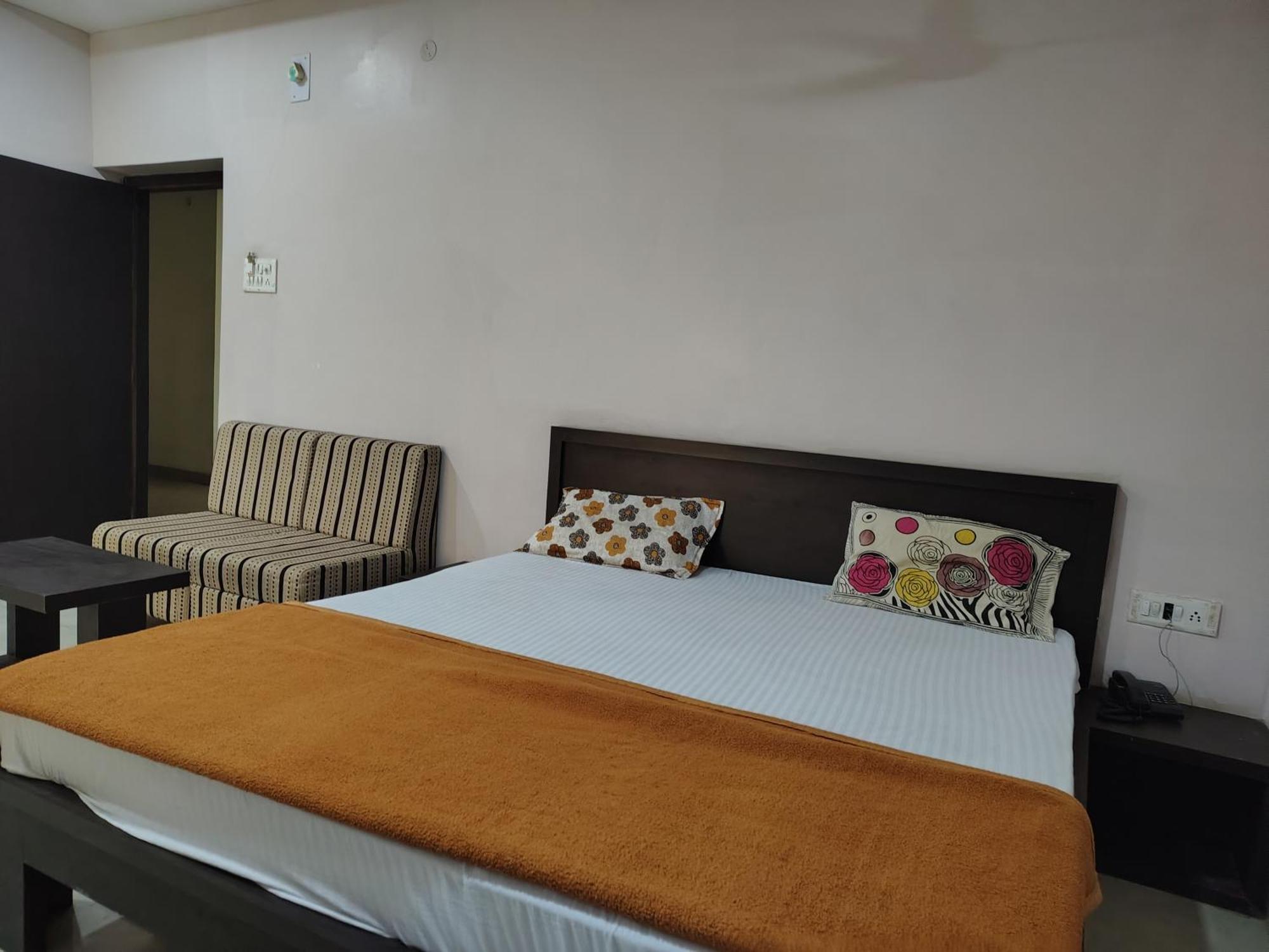 Hotel Indraprasth Balangir Экстерьер фото